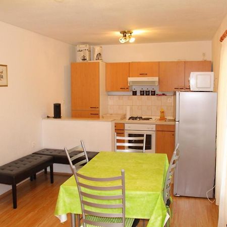 פרימוסטן Apartment Davorka מראה חיצוני תמונה