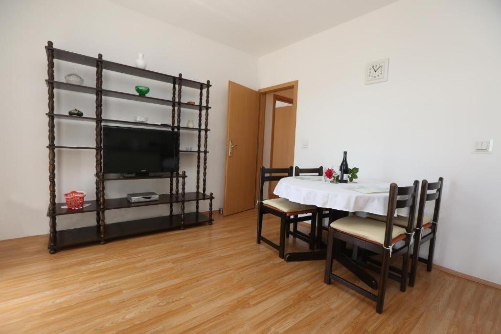פרימוסטן Apartment Davorka מראה חיצוני תמונה
